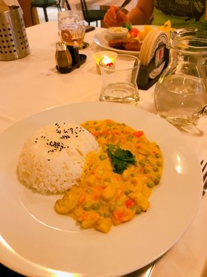 Curry with rice and cashew at Pilgrim in Brno