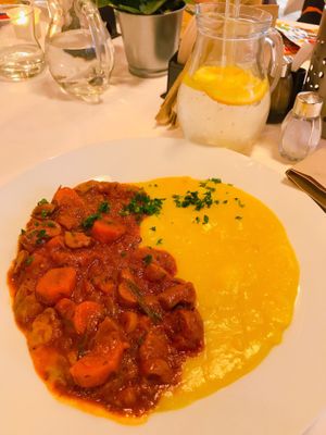 Some indian food with smashed potatoes at Pilgrim in Brno