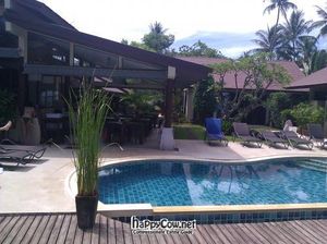 Pool and dining area at Sattva at Samahita Retreat in Koh Samui