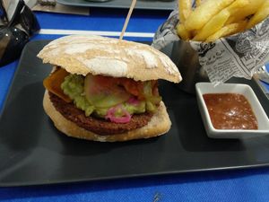 Beyond burguer at Duke's in Miliano