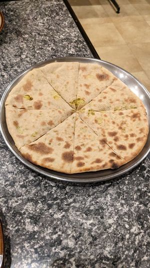 🫓 Aloo Nan (490¥ | 3.1$) - VEGAN option at Newdelhi Indian in Kyoto