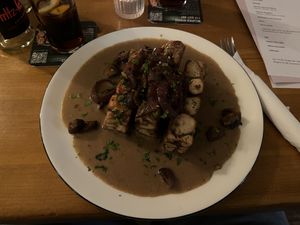 Semmelknödelschnitten mit Pilzrahmsoße   at Alte Feuerwache in Mannheim