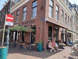 On the corner outdoor seating at De Volkslust in Haarlem