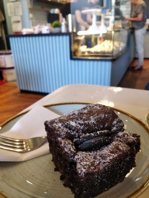 Oreo brownie at Mimi's Little Bakehouse - City Art Centre in Edinburgh