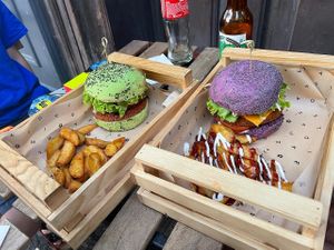 Jungle BBQ and Flower Burger with the français equivalent of patatas bravas at Flower Burger in Marseille