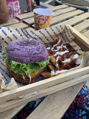 Violet burger  at Flower Burger in Marseille