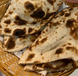 Naan  at Namaste in Pisa