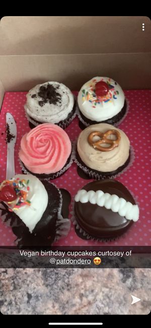  🧁  at Smallcakes in Patchogue