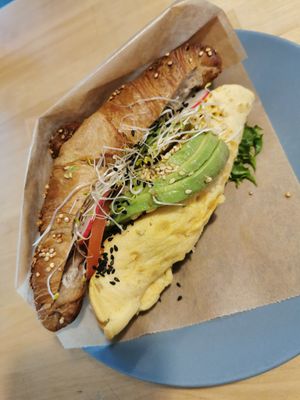 nomlette croissant at Rohe in Tallinn