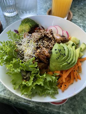 teryaki bowl  at Rohe in Tallinn