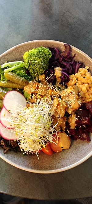 Tofu bowl at Rohe in Tallinn