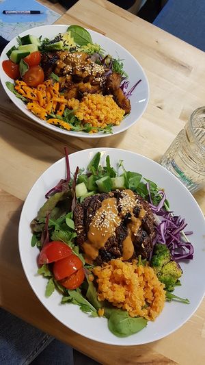 Portobello bowl and teriyaki tsikin at Rohe in Tallinn