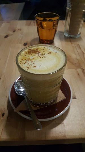 Golden spiced latte at Rohe in Tallinn