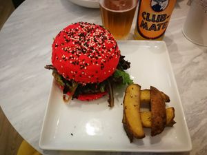 Veggie Burger at Club Life in Porto