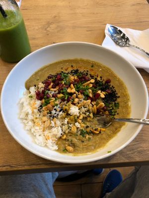 Grochem o kokos  at Mihiderka - Dielta in Krakow