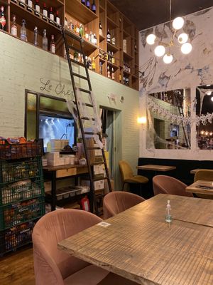 Small but nice, and more seating outside at Cremat 11 in Barcelona