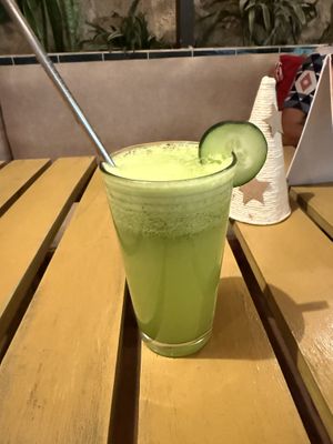 Limonada de menta y pepino   at Once:Once in Antigua