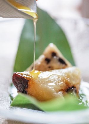 Zongzi with three kinds of beans and natsume at Injoy Etsunou in Tokyo