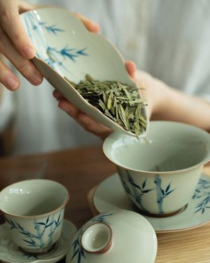 Chinese tea at Injoy Etsunou in Tokyo
