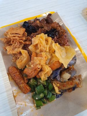 $5 economy dishes with brown rice ~ Circuit Breaker Period Phase 2 at Yuan Man vegetarian 缘满素食 in East Singapore