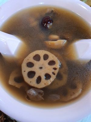 Lotus soup 👍🏻👍🏻👍🏻 ~ Circuit Breaker Period Phase 2 at Yuan Man vegetarian 缘满素食 in East Singapore