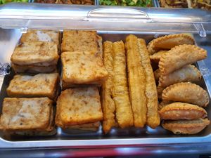 Carrot cake, you tiao & curry puff ~ Circuit Breaker Period Phase 2 at Yuan Man vegetarian 缘满素食 in East Singapore