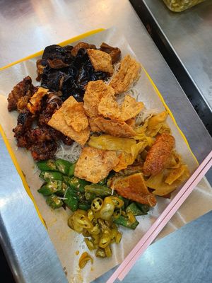 $5 economy mee hoon 😍 ~ Circuit Breaker Period Phase 2 at Yuan Man vegetarian 缘满素食 in East Singapore