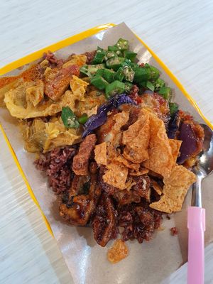 Hungry hungry hungry 🍴🐽 ~ 12/1/21 Circuit Breaker Period Phase 3 at Yuan Man vegetarian 缘满素食 in East Singapore