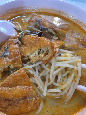 Laksa!! $2.50 😍 ~ 30/1/21 ~ Circuit Breaker Period Phase 3 at Yuan Man vegetarian 缘满素食 in East Singapore