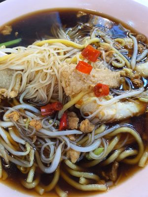 Prawn mee hoon noodle ~ strong herbal taste ~ 15/4/21 at Yuan Man vegetarian 缘满素食 in East Singapore