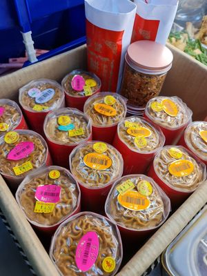 Mooncakes available ~ 15/9/21 at Yuan Man vegetarian 缘满素食 in East Singapore