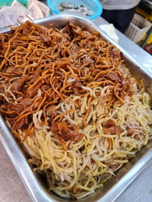 Fried black and white noodles ~ 15/3/22 at Yuan Man vegetarian 缘满素食 in East Singapore