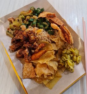 $5 Economy mee  hoon 😍 ~ 15/3/22 at Yuan Man vegetarian 缘满素食 in East Singapore