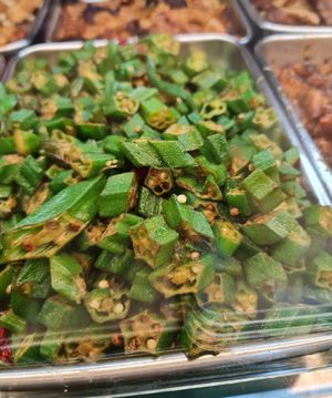 Lady's fingers  ~ 17/3/22 at Yuan Man vegetarian 缘满素食 in East Singapore