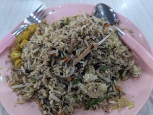 Olive fried Rice - Very Oily . at Yuan Man vegetarian 缘满素食 in East Singapore