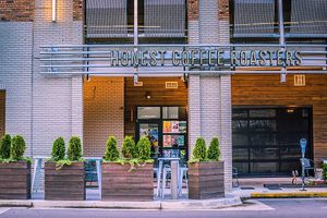 Outside seating  at Honest Coffee Roasters in Franklin