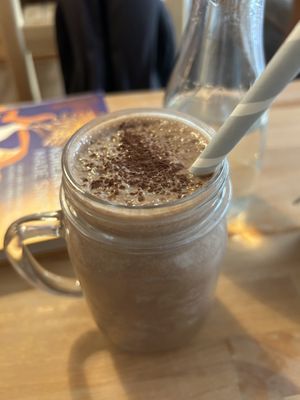 Banane & Erdnussbutter Protein Bombe 7€
  at Little Dancer in Linz