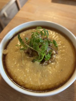 Pumpkin Spiced Polenta Porridge klein 6,90€

  at Little Dancer in Linz