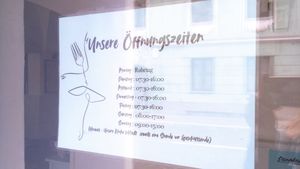 opening times at Little Dancer in Linz