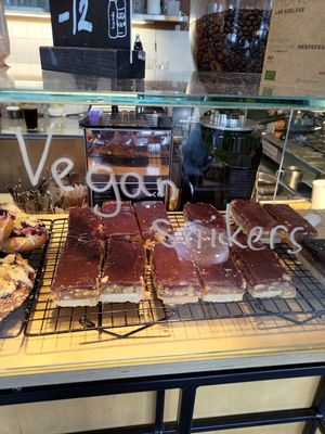 Look at this🖤 #Veganuary at Miło bistro in Warsaw