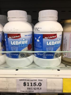 Crema ledevit no lactea at Casa China Supermercada in Buenos Aires