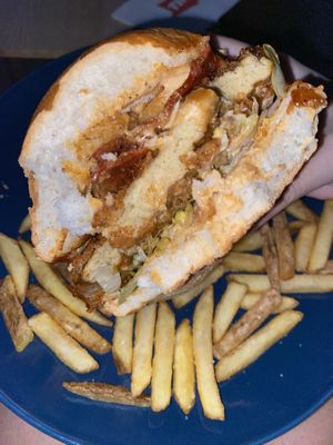 Hamburguesa por dentro  at Thunder Vegan - Malasaña in Madrid