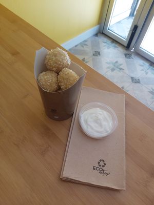 Delicious cheese balls at Thunder Vegan - Malasaña in Madrid