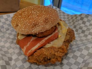 burger with seitan chicken at Thunder Vegan - Malasaña in Madrid