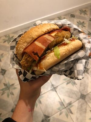 Classic Burger with Vacon at Thunder Vegan - Malasaña in Madrid