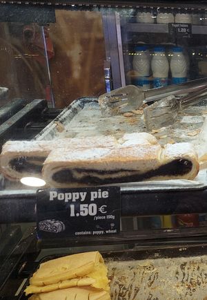 Poppy pie on display at Mamma Mia in Kotor