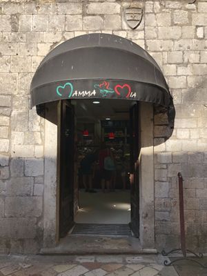 Front of restaurant at Mamma Mia in Kotor
