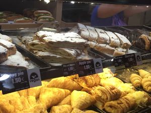 Poppy pie, apple pie, and cherry pie at Mamma Mia in Kotor