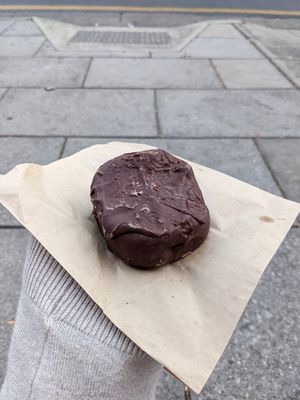 Vegan wagon wheel at Staazi & Co in Adelaide