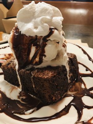 Chocolate Peanut Butter Brownie Sundae at Vertical Diner and The Gold Room in Portland